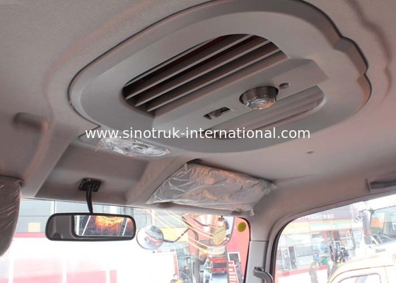 16 Tons Loading Capacity Light Duty Trucks , 3800 Wheel Base Van Truck