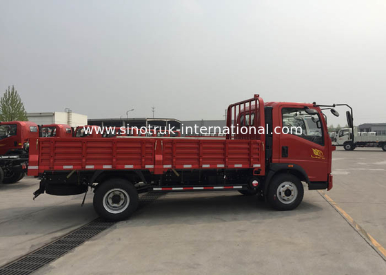 White SINOTRUK Light Duty Trucks  Transporting Vegetables Fruits