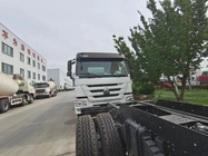 परिवहन के लिए HOWO 6 × 4 10 पहियों का तेल टैंक ट्रक 400HP 20CBM