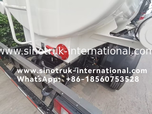 SINOTRUK HOWO 4X2 परिवहन तेल टैंक ट्रक SINOTRUK HOWO 5-6CBM