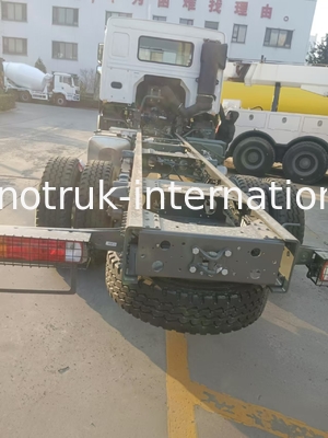 SINOTRUK HOWO कार्गो ट्रक चेसिस 16-20 टन 4X2 LHD 300HP