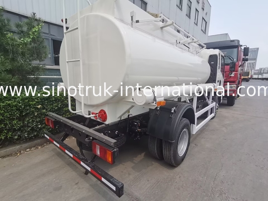SINOTRUK HOWO 4X2 6 पहिया तेल टैंक ट्रक 5-6CBM प्रवाहमीटर के साथ एकल डिब्बा