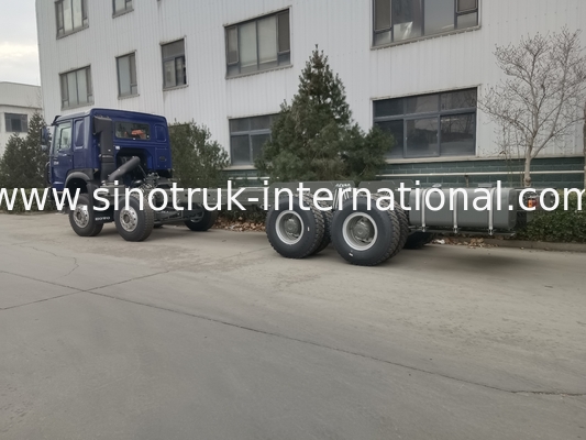 SINOTRUK HOWO तेल टैंक ट्रक चेसिस 400HP 8X4 LHD 50 टन 40CBM
