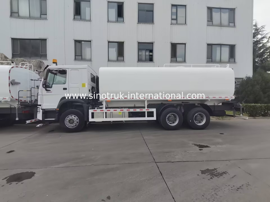 Sinotruk HOWO सफेद RHD 6x4 पानी टैंक ट्रक ZZ1257V4347B1 उच्च दबाव फ्लश समारोह के साथ