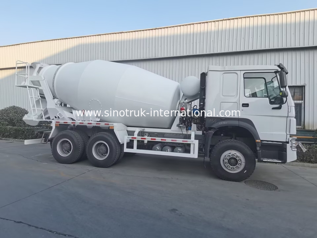 सिनोट्रुक होवो कंक्रीट मिक्सर ट्रक 380HP 6-10CBM 6 X 4 यूरो 2 मिक्सिंग प्लांट आरएचडी