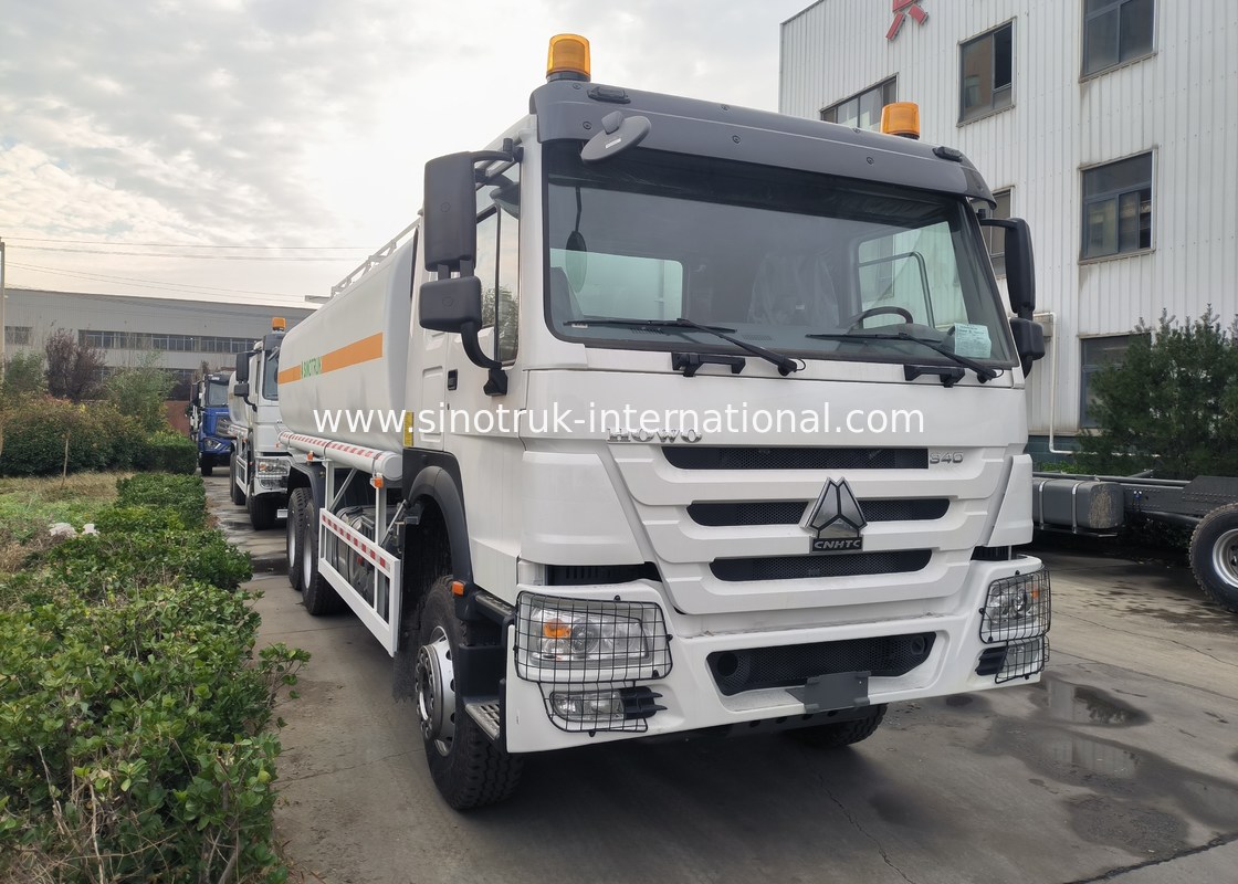 Sinotruk Howo 20CBM Fuel Tank Truck 10Wheels 340Hp 6 × 4 Multiple Compartments