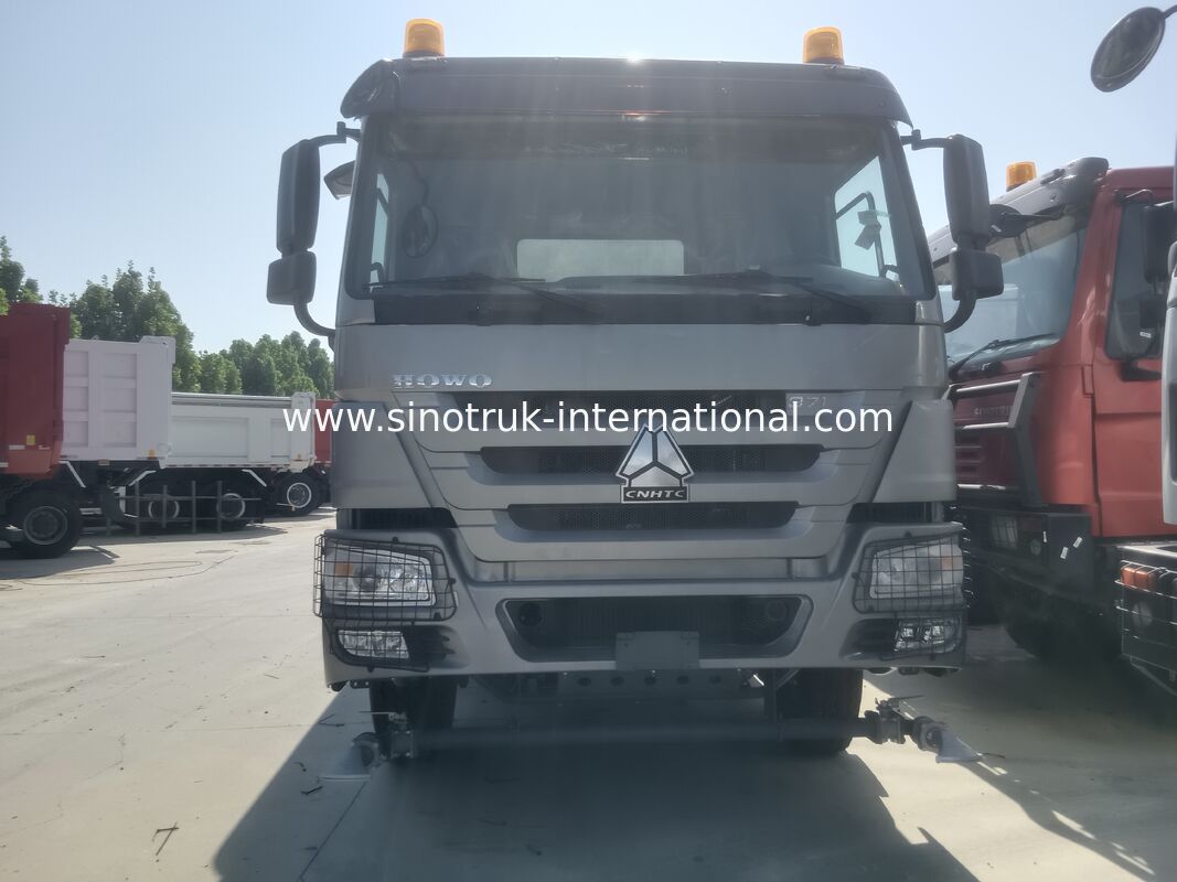 सिनोट्रुक होवो स्प्रिंकलर वाटर टैंक ट्रक 10-25CBM 6 X 4 यूरो 2 371HP सफेद