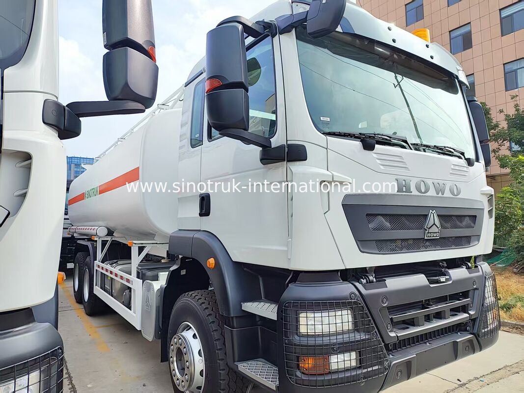 सफेद HOWO TX 6×4 ईंधन परिवहन ट्रक 336HP | 25CBM ईंधन टैंक, स्थिर परिवहन प्रदर्शन