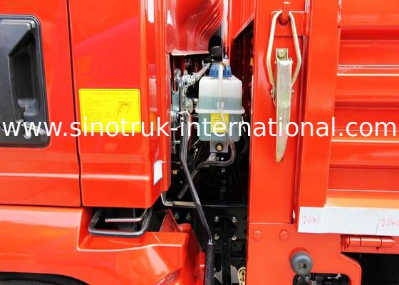 Red Light Duty Trucks SINOTRUK HOWO 4.5 Tons With 490Xichai Engine