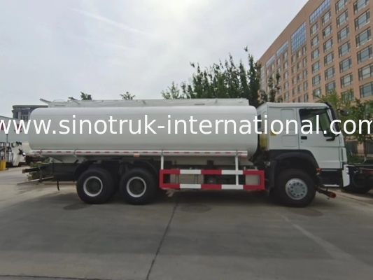 परिवहन के लिए HOWO 6 × 4 10 पहियों का तेल टैंक ट्रक 400HP 20CBM
