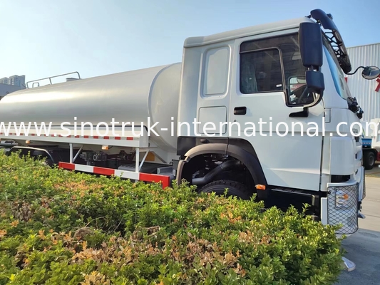 LHD 6×4 10व्हील हाई हॉर्सपावर 400HP HOWO ऑयल टैंक ट्रक कम ईंधन खपत